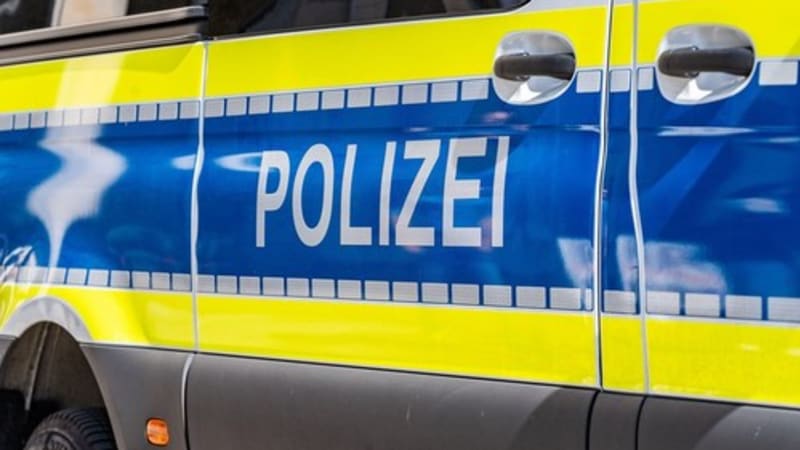 Rozzuřený otec napadl vychovatele v bavorské školce. Útoku přihlížely děti, policie uvedla motiv