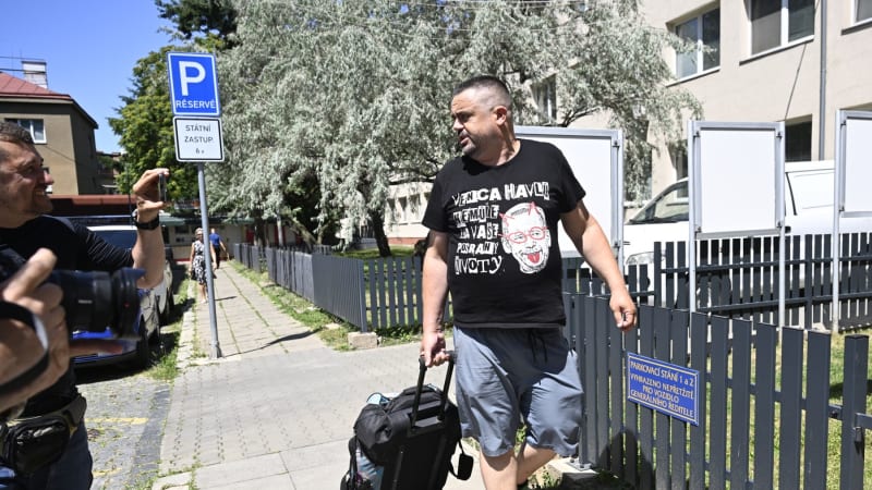 Bývalý starosta Novotný nastoupil do pankrácké věznice. Kajínek mě povzbudil, řekl