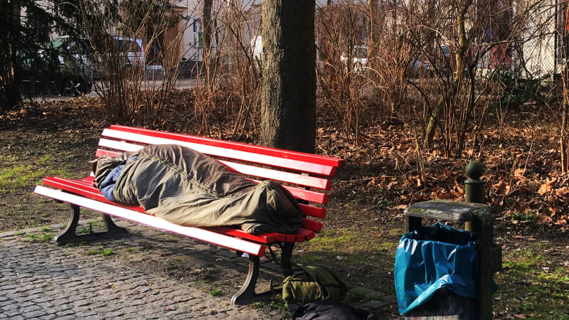 Novodobé otroctví na Jičínsku. Úspěšný boxer s otcem měli lákat bezdomovce do pasti