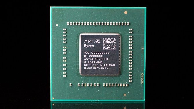 Nové čipy AMD pro levné notebooky mají čtyři jádra Zen 5. Ryzen AI 5 330 už se objevil v Geekbench