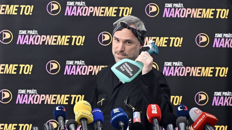 Dvojí metr? Piráti kritizují odměny v pražské městské firmě. Totéž přehlédli u jiné