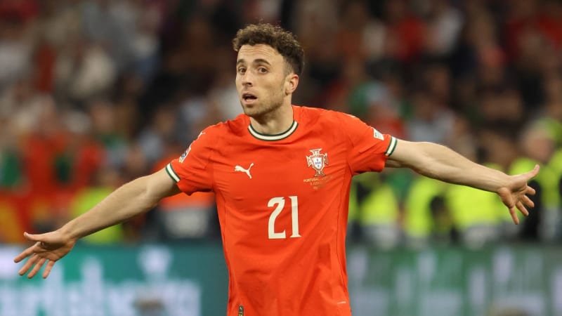 Tragická smrt hvězdy Liverpoolu. Diogo Jota nepřežil bouračku jen dva týdny po svatbě
