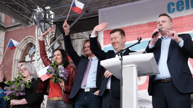 SPD na rozcestí. Lídři musí držet ega na řemeni, varoval před hrozbou rozkolu Kubáček