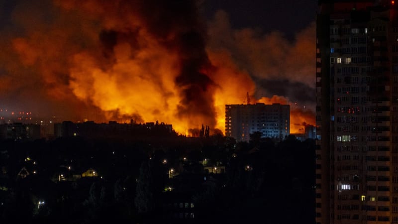 Sedm hodin hrůzy v Kyjevě. Výbuchy byly opravdu silné, byla to vlna za vlnou, říká Zrno
