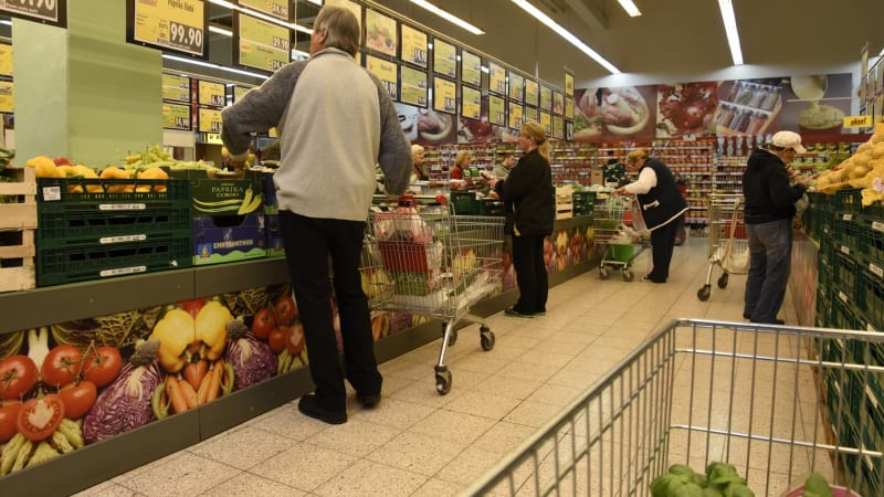 Velký řetězec v Česku stahuje rizikové potraviny. Tuto mouku, olej či kmín nejezte, varuje