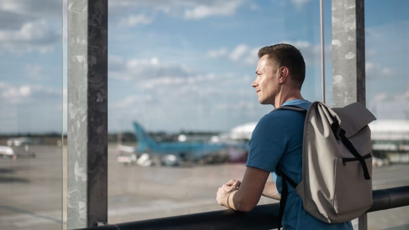 Češi, osamělí cestovatelé. Kam míří na sólo dovolenou a kde si připlatí za to, že jsou sami?