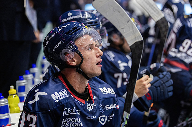 Vrána chtěl údajně opustit tým, ve Švédsku ho tepou. Někdo si to vymyslel, zuří hráč