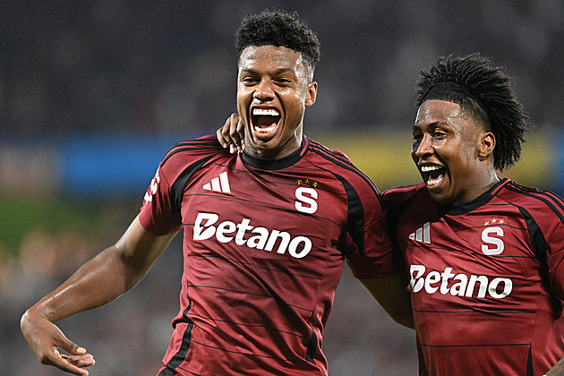 Červená karta pro Vydru správně udělena, řekla komise. Za faul Preciada žlutá stačila