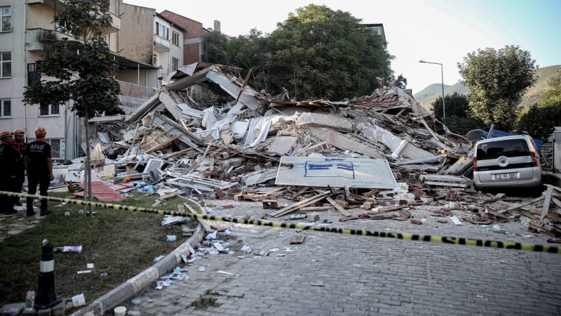 Filipíny zasáhlo zemětřesení o síle 6,9 stupně. Úřady vyzvaly obyvatele, aby se vyhnuli plážím