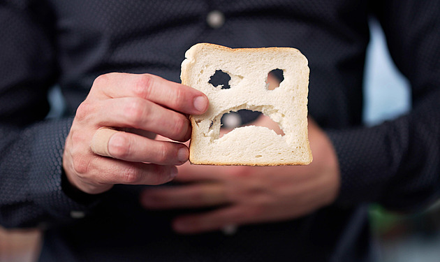 Pro celiaky může být i drobek lepku nebezpečný. Na co si dát pozor?