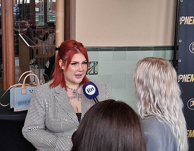 Ve službách Pirátů budeme dál. Chceme politiku přiblížit mladým, slaví influenceři