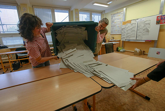 Karlovarský kraj přišel o jeden mandát. Čtyři zbývající si rozdělí ANO a SPOLU