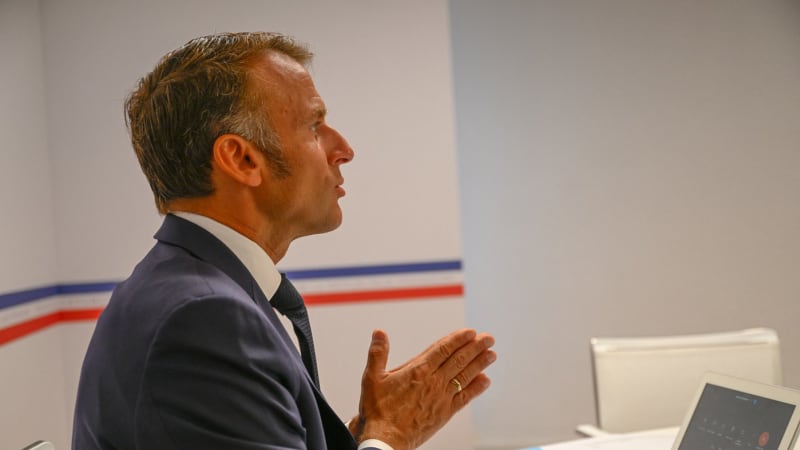 Macron vzkázal, že do 48 hodin jmenuje premiéra Francie. Ten poslední vydržel pouhý měsíc