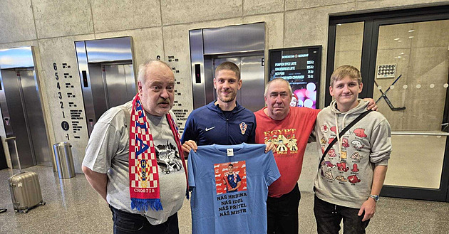 Fanklub z obce Krámy navštívil Kramariče na hotelu. Milé překvapení, smál se