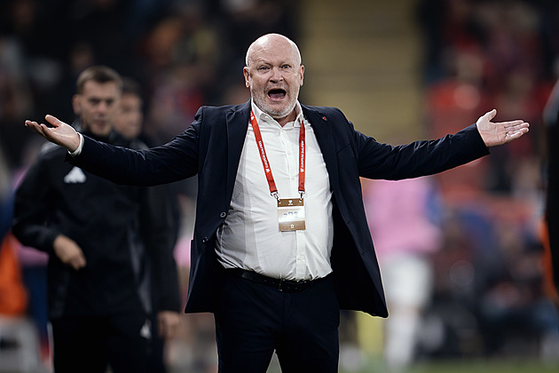 Ostuda, ale ne náhodná. Faerský šok potvrdil, že s týmem někdo musí zatřást