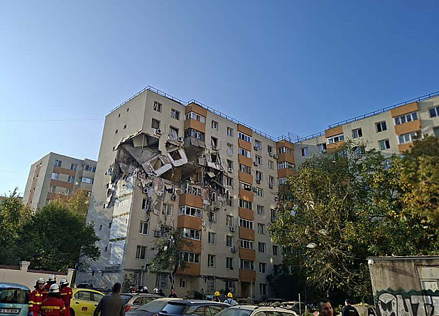 V Bukurešti vybuchl osmipatrový dům. Je tu strašný puch, stěžovali si předtím lidé