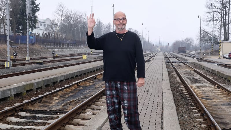 To se zastřízliva nedá: Pohlreich zachraňoval nádražku v Bruntále, v kuchyni klidnil emoce