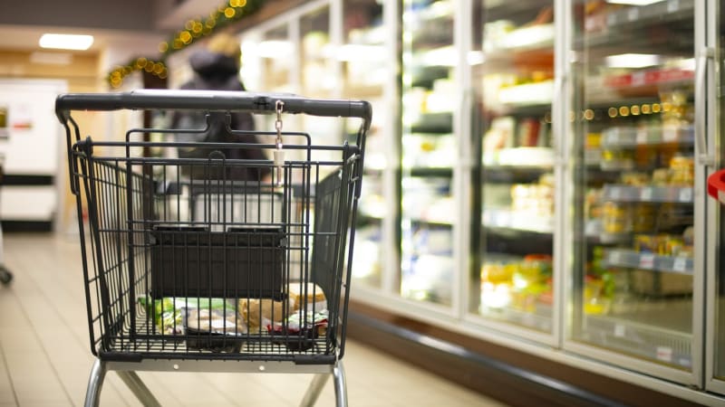 Pozor na hovězí z Polska. Kontroloři objevili nebezpečnou bakterii v tataráku