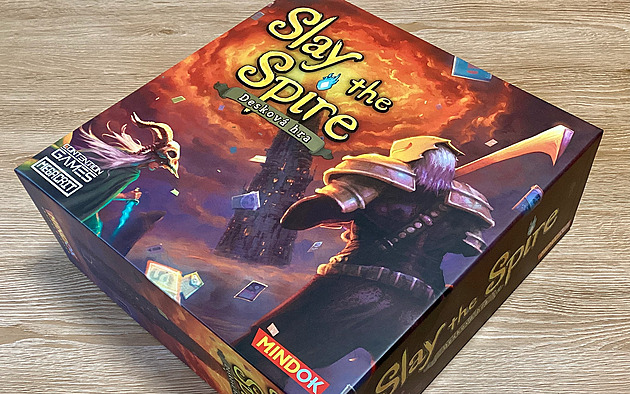 Návyková karetní hra Slay the Spire boduje i v deskové podobě. A v češtině