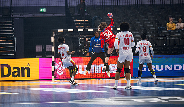 Házenkářky prohrály na MS i s Angolou, do čtvrtfinále už projít nemůžou