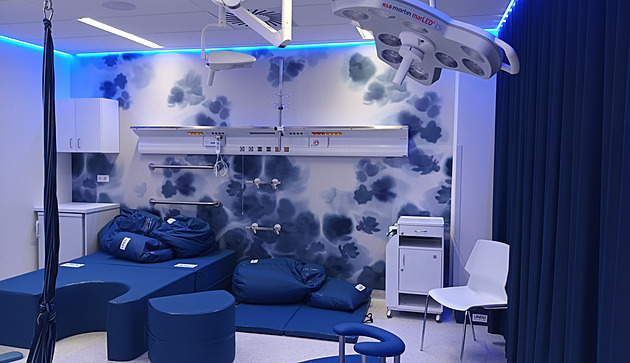 Za den oživovali čtyři děti, dvě zemřely. Lékaři porodnice jsou mimo službu