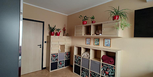 Z dětského pokoje je díky šikovnému manželovi „válecí“ i hostovský