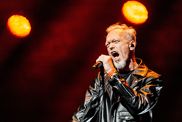 RECENZE: Lucie slavila čtyřicet a Viktor Dyk je konečně plnohodnotným frontmanem