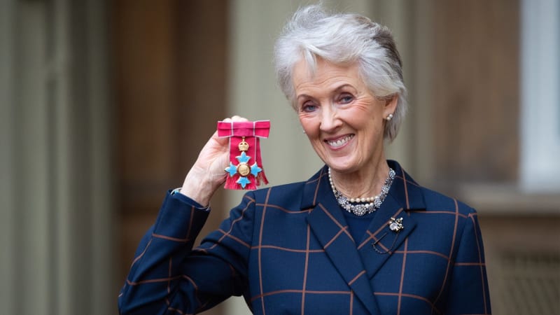 Odešla známá autorka bestsellerů Trollopeová. Proslavily ji romantické knihy plné intrik