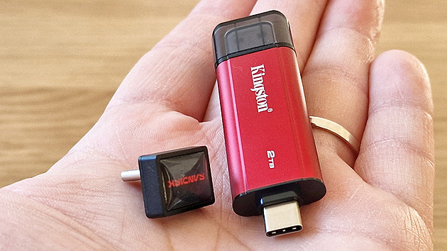 Extrémní „flashky“? Vyzkoušeli jsme tu nejmenší a jednu superrychlou