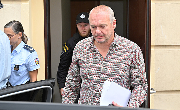 Posun v kauze exprimátora Hrabáče. Soud uvolnil policii důkazy od advokáta