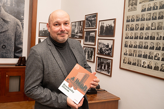 Tip na vánoční dárek? Zajímavá knížka od některého z regionálních autorů