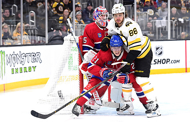 Pastrňák a Zacha pomohli v NHL asistencí k výhře, Vejmelkova vítězná série pokračuje