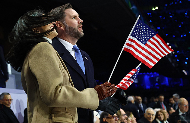 Oni Vance opravdu vypískali? Vždyť ho lidi mají rádi, divil se Trump po San Siru