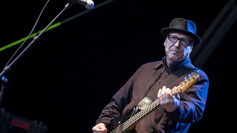 Řekl „miluje tě“ a zemřel. Baskytaristu Smithe a zakladatele Blondie zlomila těžká nemoc