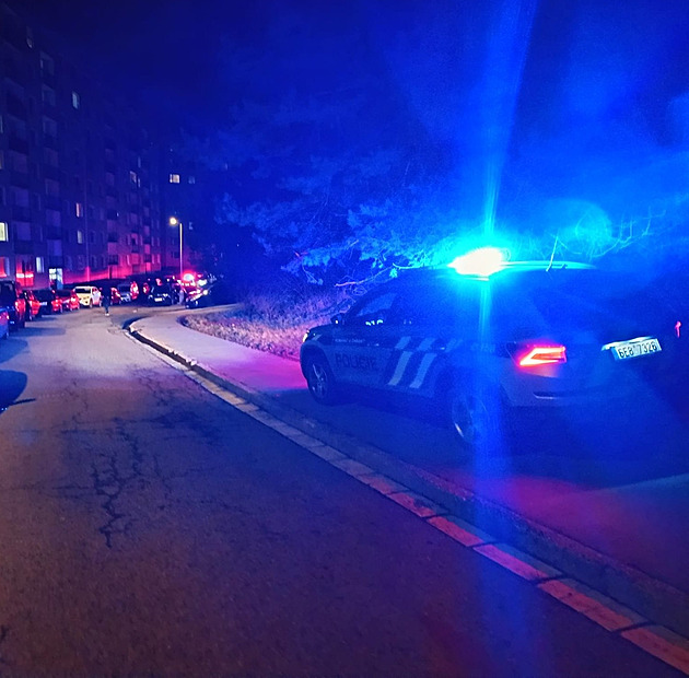 Vražda v Chrudimi. Po potyčce v bytě zůstal zraněný muž, zemřel v nemocnici