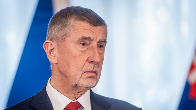 Babiš: Francouzský velvyslanec šíří dezinformace. O Ukrajině jednat budeme, zaznělo z Paříže