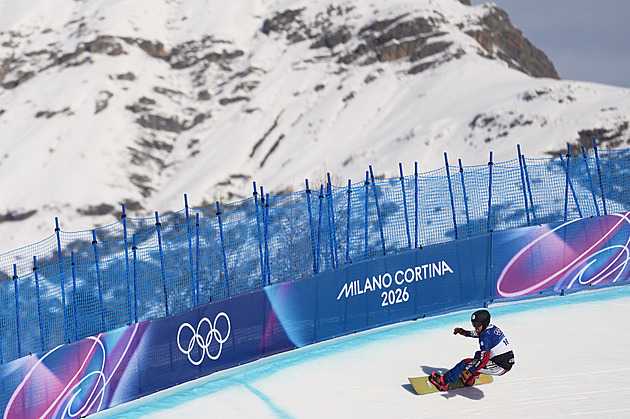 Snowboardcrossař Choura postoupil do čtvrtfinále. Houser končí