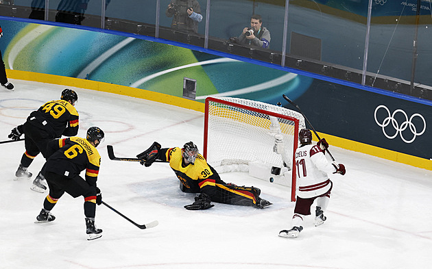 ONLINE: Tvrdá bitva o důležité body, Lotyši hrají s Německem ve třetí třetině smírně