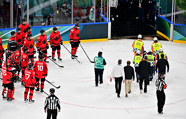 Nešťastná olympiáda pro Fialu. Po střetu s Wilsonem si poranil nohu a má po sezoně
