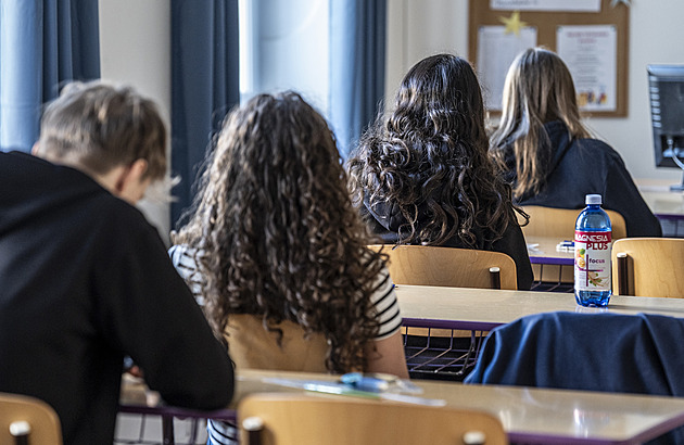 Na gymnázia častěji odcházejí žáci ze slabších škol, ukazují data inspekce