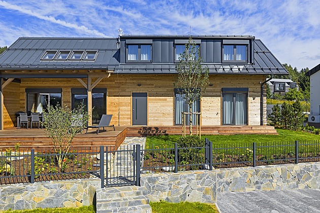 Jak postavit roubenku u českého moře? Aleš vsadil na chytrou strategii