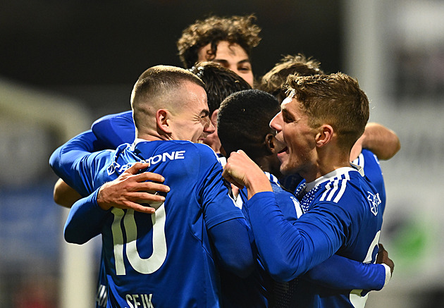 Jablonec - Olomouc 1:2, v závěru po rohovém kopu vystřelil hostům výhru Šíp