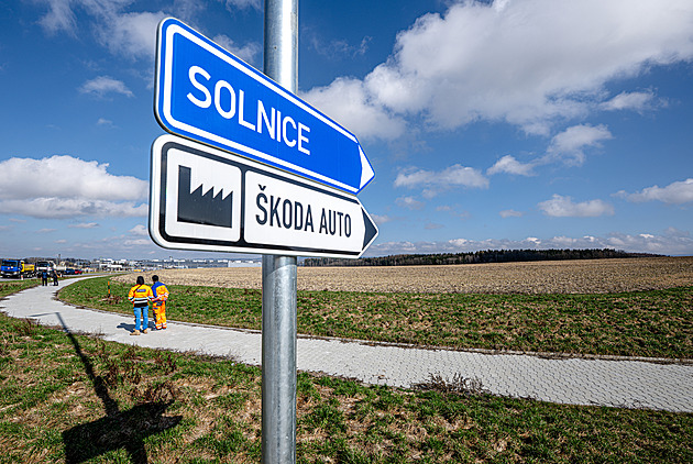 Kraj rozšířil průmyslovou zónu u automobilky, většinu pozemků koupila Škoda Auto