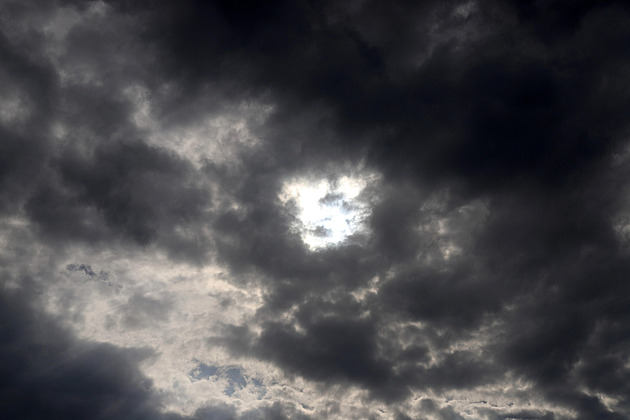 V polovině týdne slunce vystřídá déšť a sníh. Denní teploty klesnou pod 10 °C