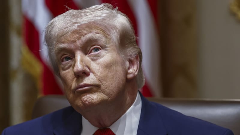 Trump by rád znovu přepisoval mapy. Je to můj průliv, žádný přeřek ani náhoda, tvrdí