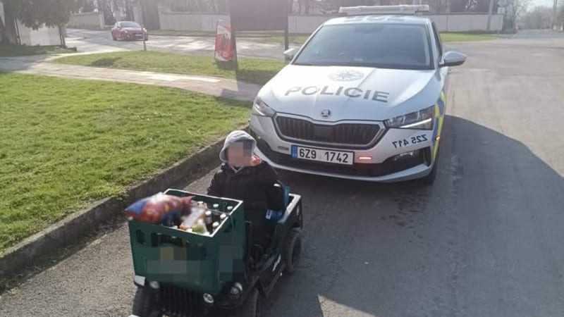 Překvapení pro zlínské policisty: Zastavili dítě, které vezlo otci velikonoční zásobu piva
