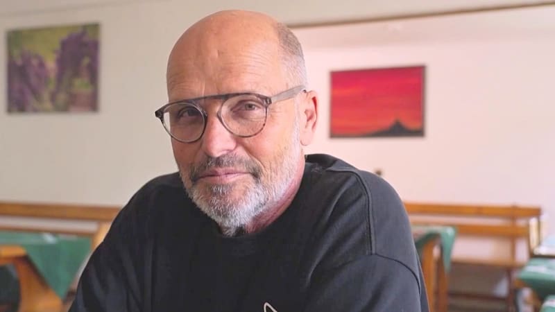 Bydlení oslavence Zdeňka Pohlreicha: Krásný domek za Prahou a vila na Floridě za 15 milionů