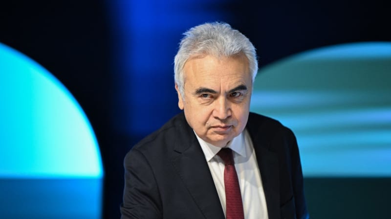 Evropě hrozí kolaps letecké dopravy. Palivo máme jen na 6 týdnů, řekl šéf energetické agentury