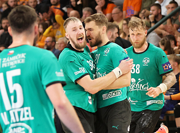 Karvinští házenkáři jsou znovu ve finále, v pátém duelu přehráli Zubří