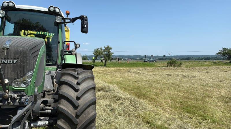 Traktor srazil dítě ve Šlapanicích. Na statku se zřejmě samovolně rozjel